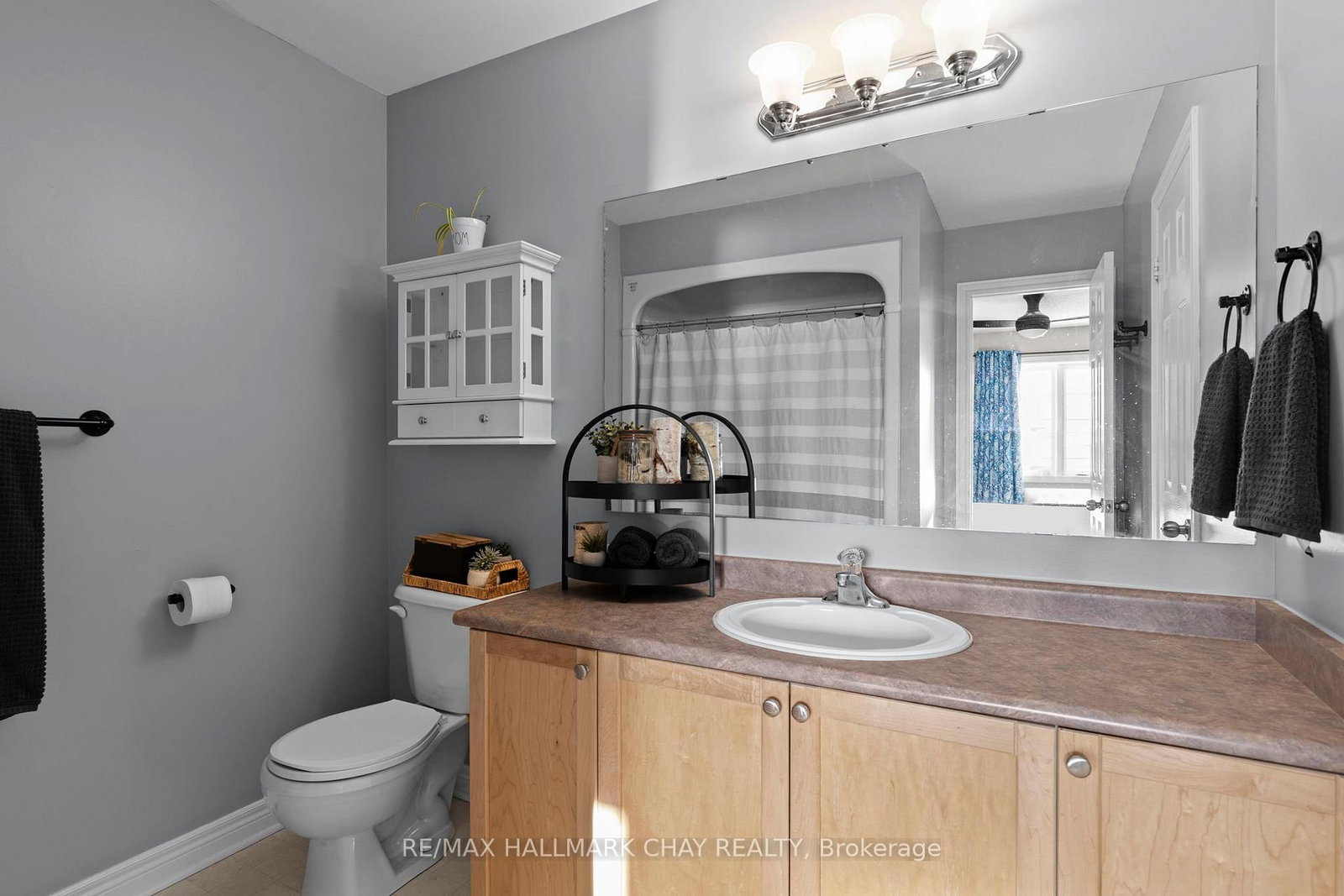 430 MAPLEVIEW Drive E • #38 • Barrie, ON photo 14