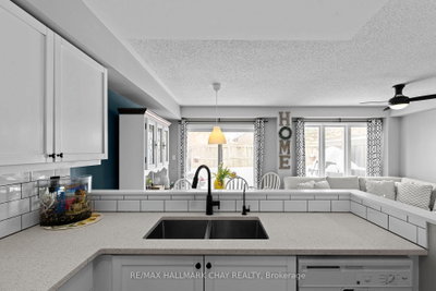 430 MAPLEVIEW Drive E • #38 • Barrie, ON photo 6