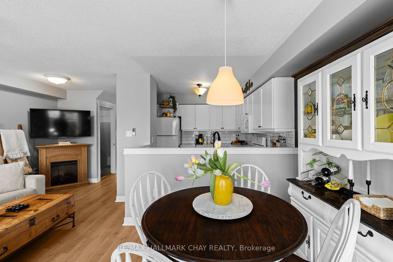 430 MAPLEVIEW Drive E • #38 • Barrie, ON photo 8