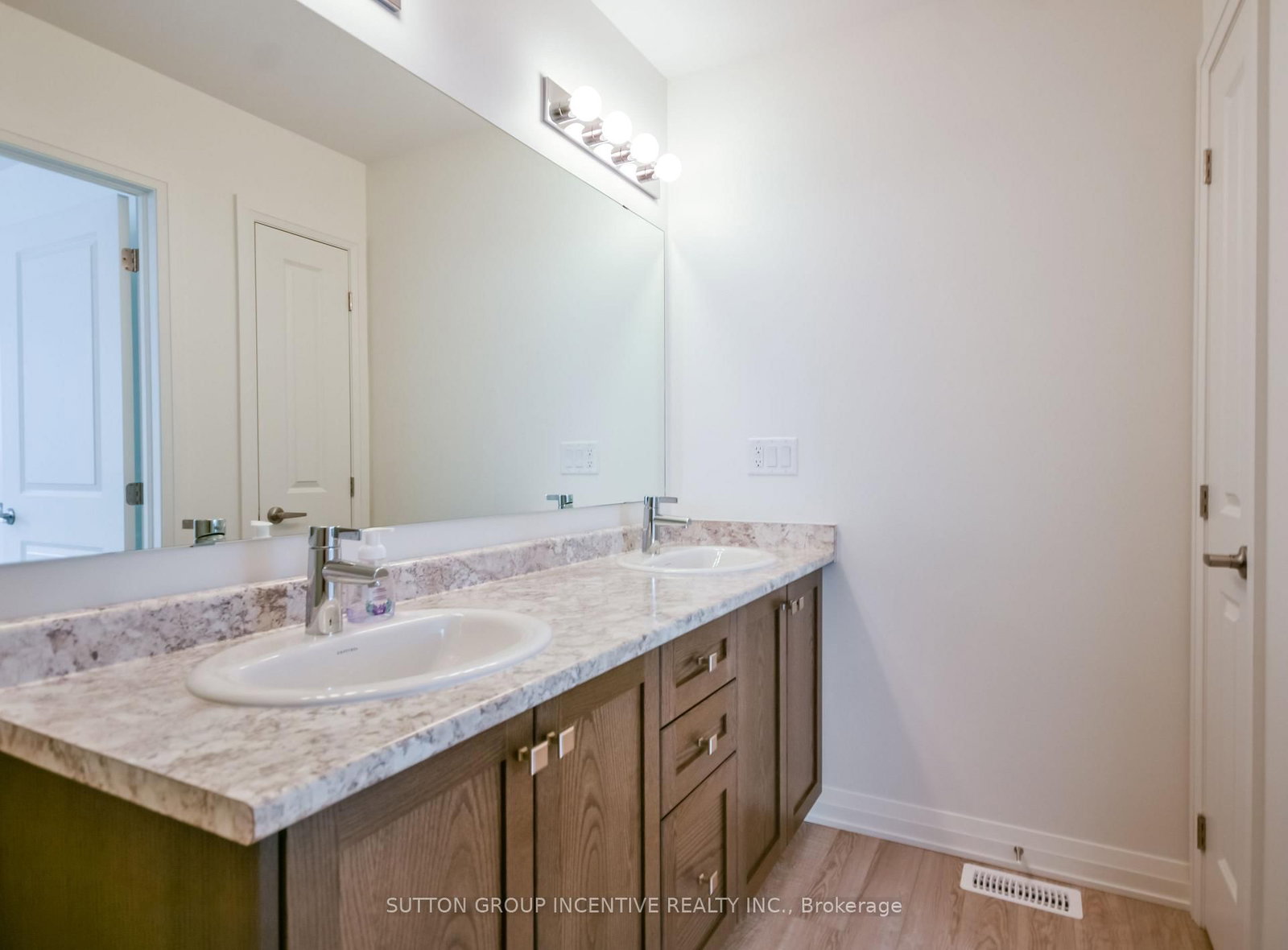 47 Harold Avenue • Severn, ON photo 46