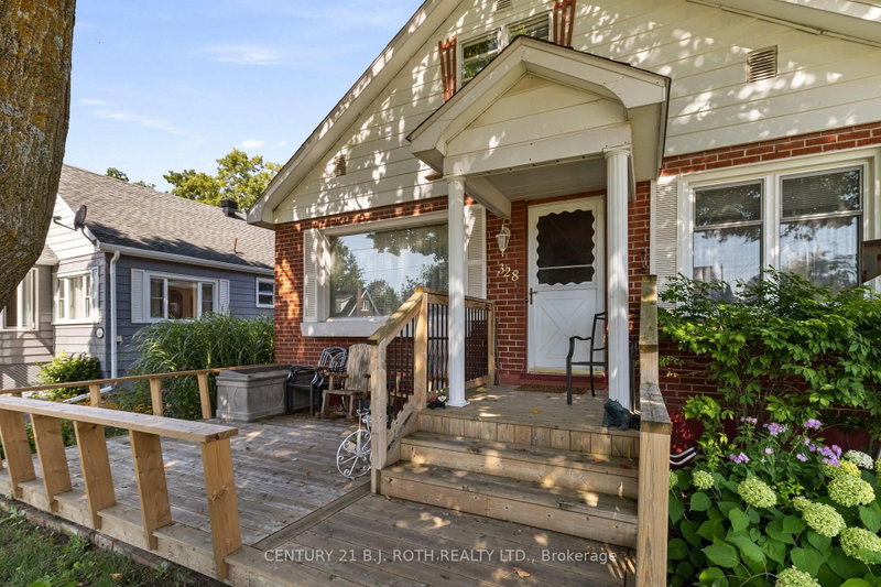 328 Colborne Street W