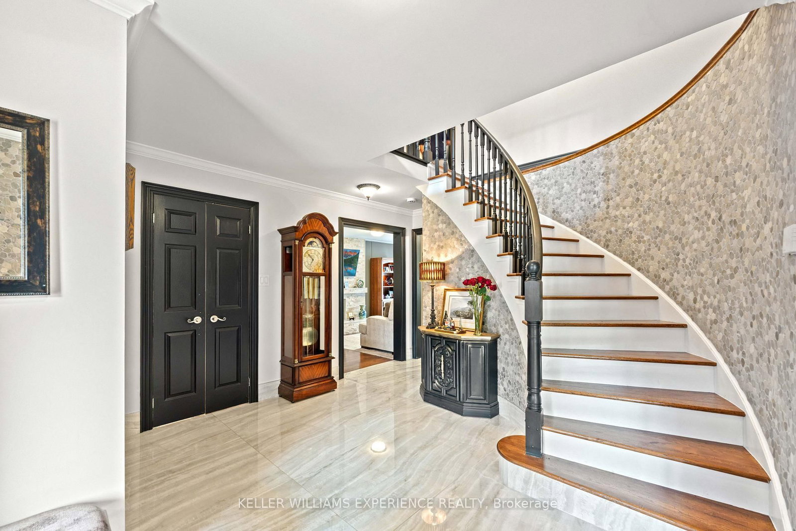 18 Florence Park Road • Barrie, ON photo 6