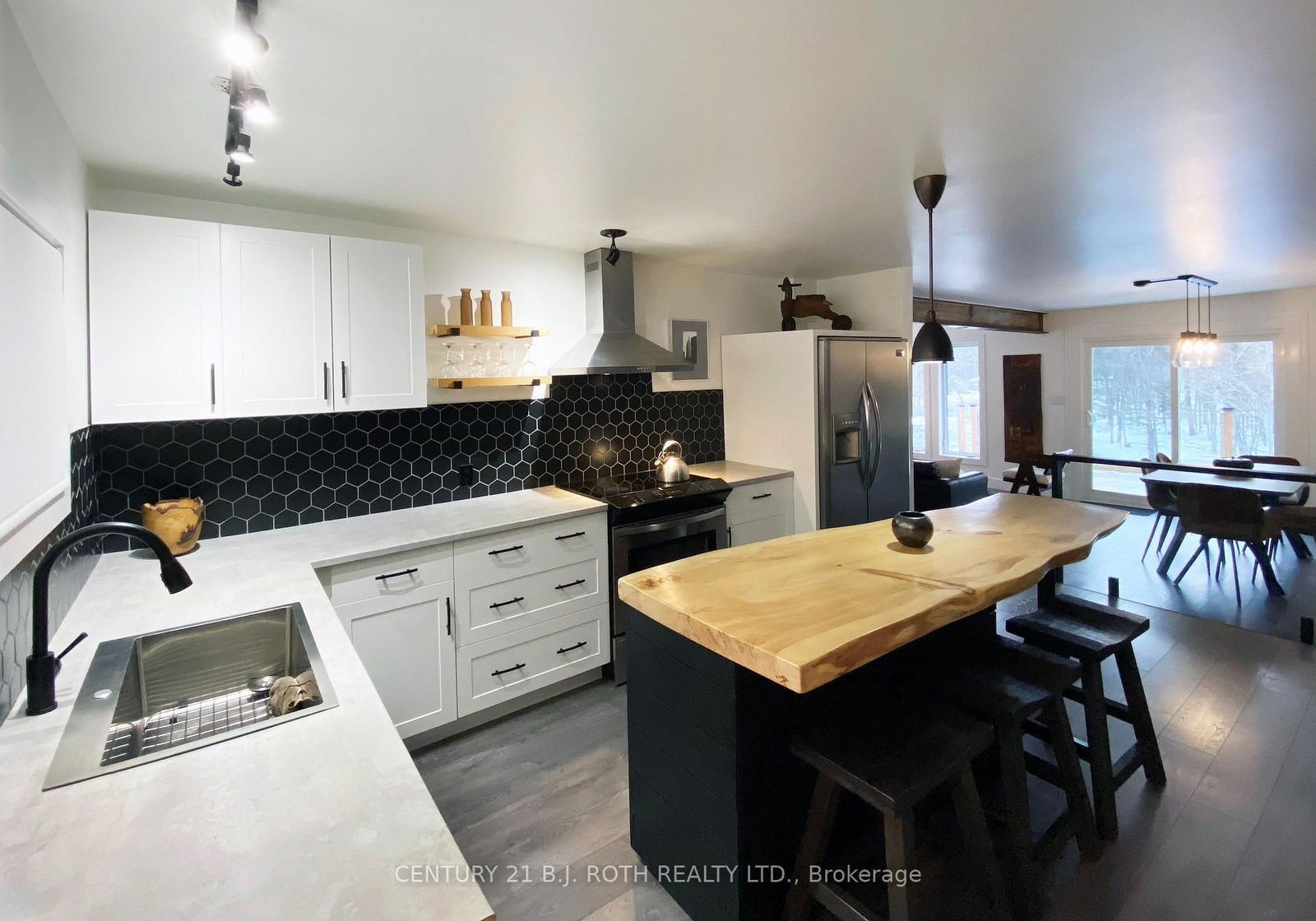 8101 Kings River Road • Ramara, ON photo 5