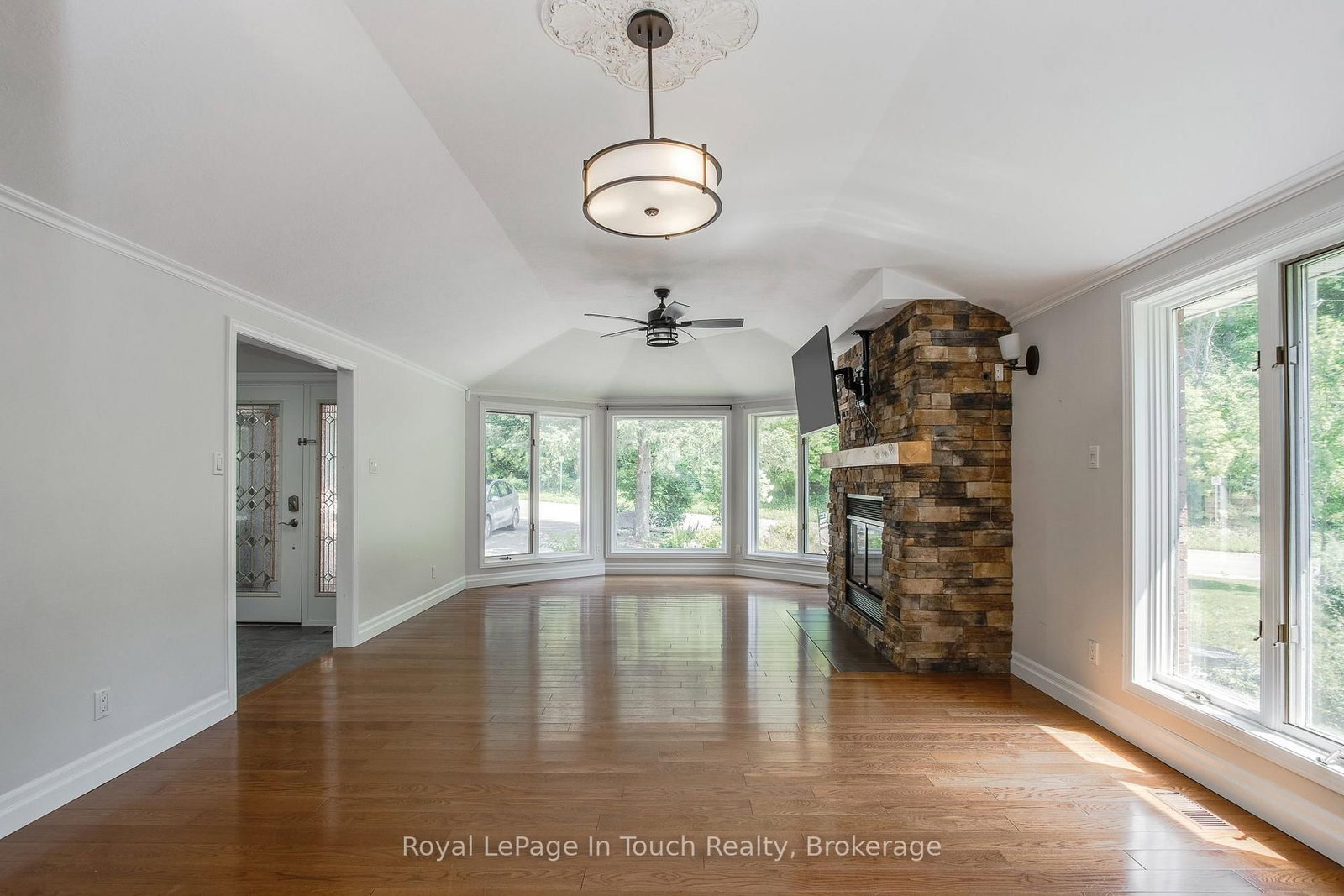 88 Church Street • Penetanguishene, ON photo 13