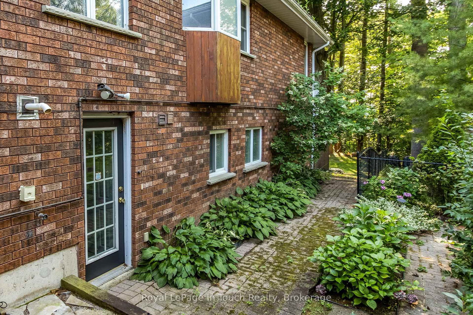 88 Church Street • Penetanguishene, ON photo 9