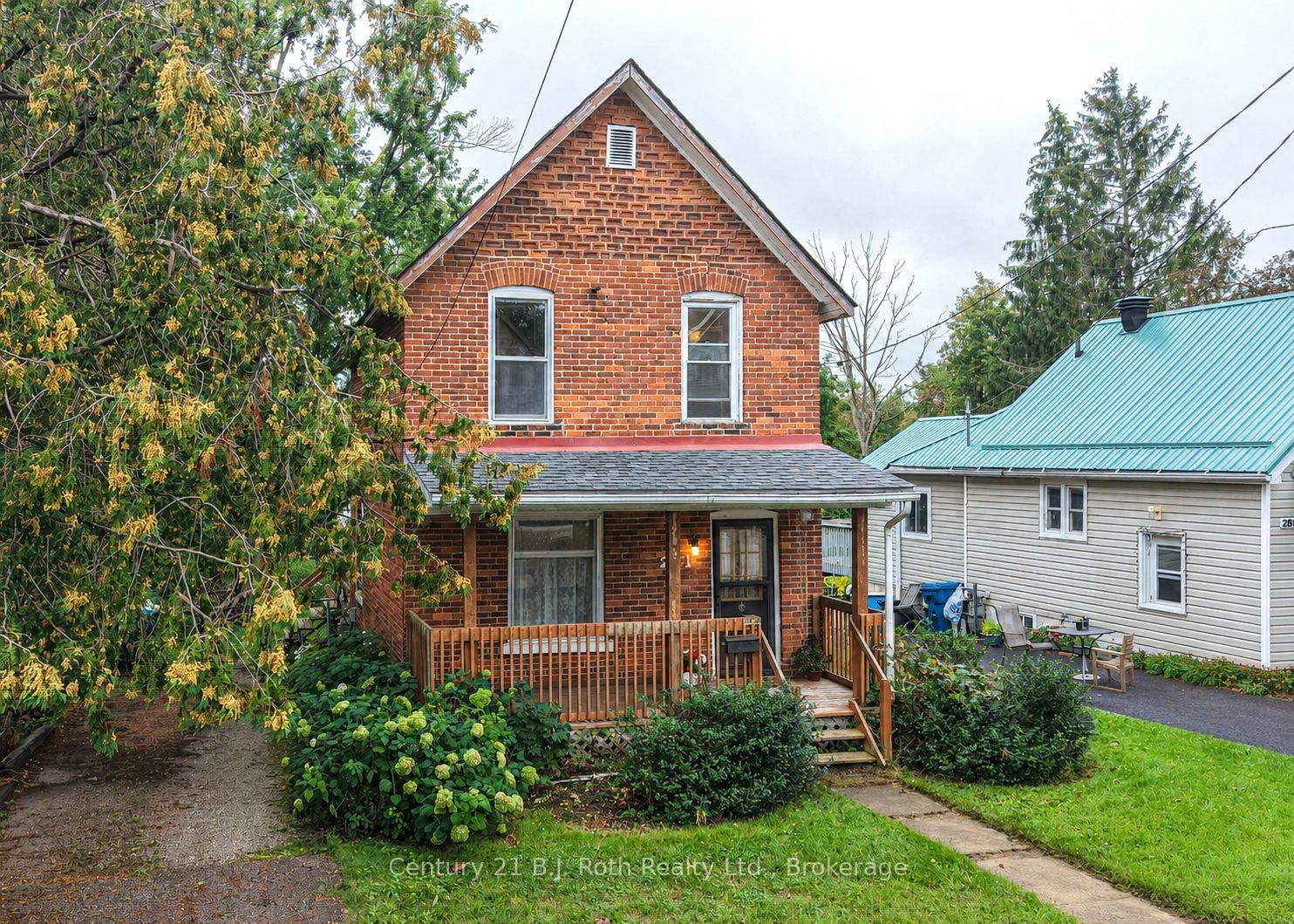 281 Nottawasaga Street • Orillia, ON photo 1