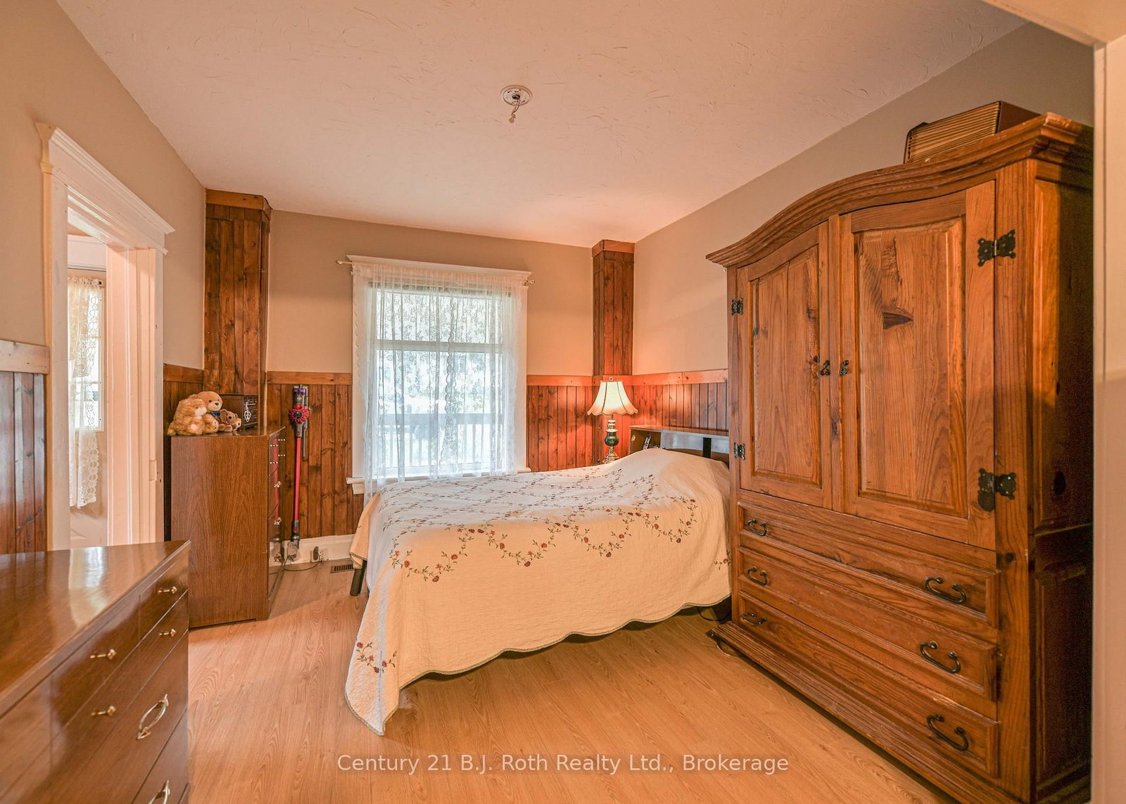 281 Nottawasaga Street • Orillia, ON photo 24