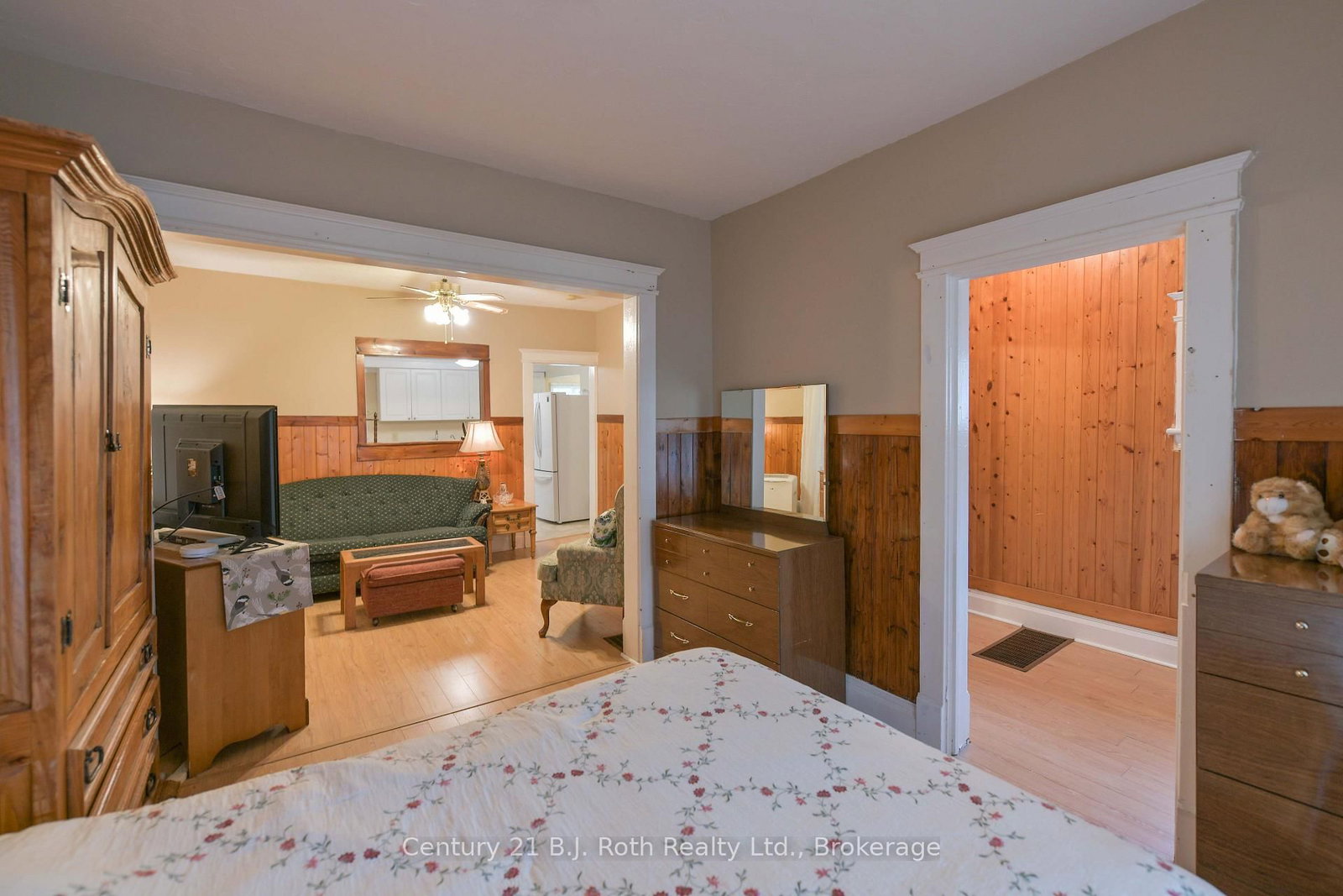 281 Nottawasaga Street • Orillia, ON photo 25