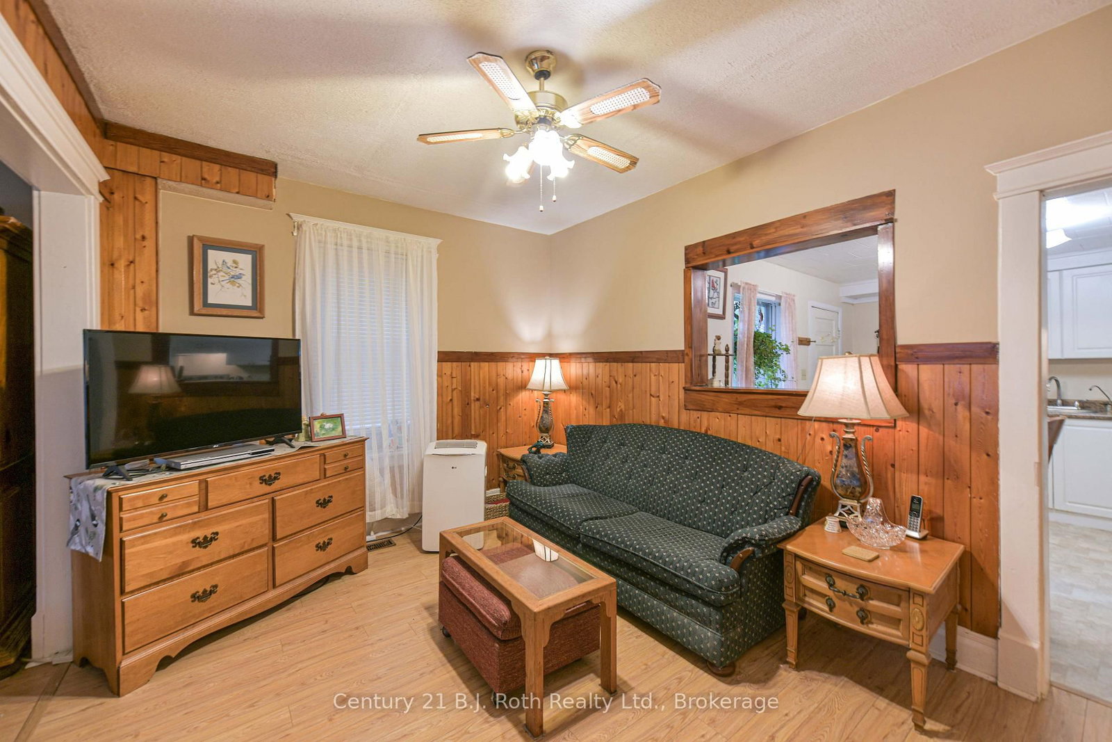 281 Nottawasaga Street • Orillia, ON photo 27