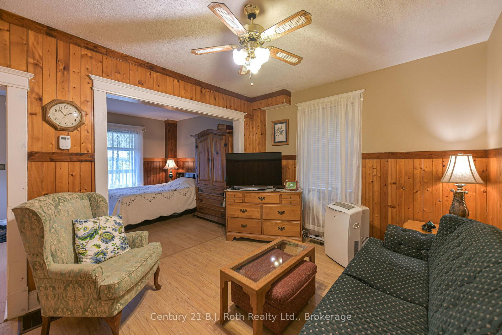 281 Nottawasaga Street • Orillia, ON photo 28