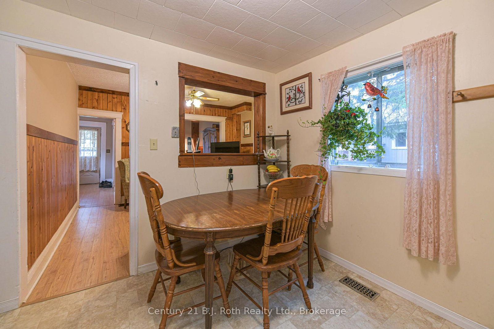 281 Nottawasaga Street • Orillia, ON photo 31
