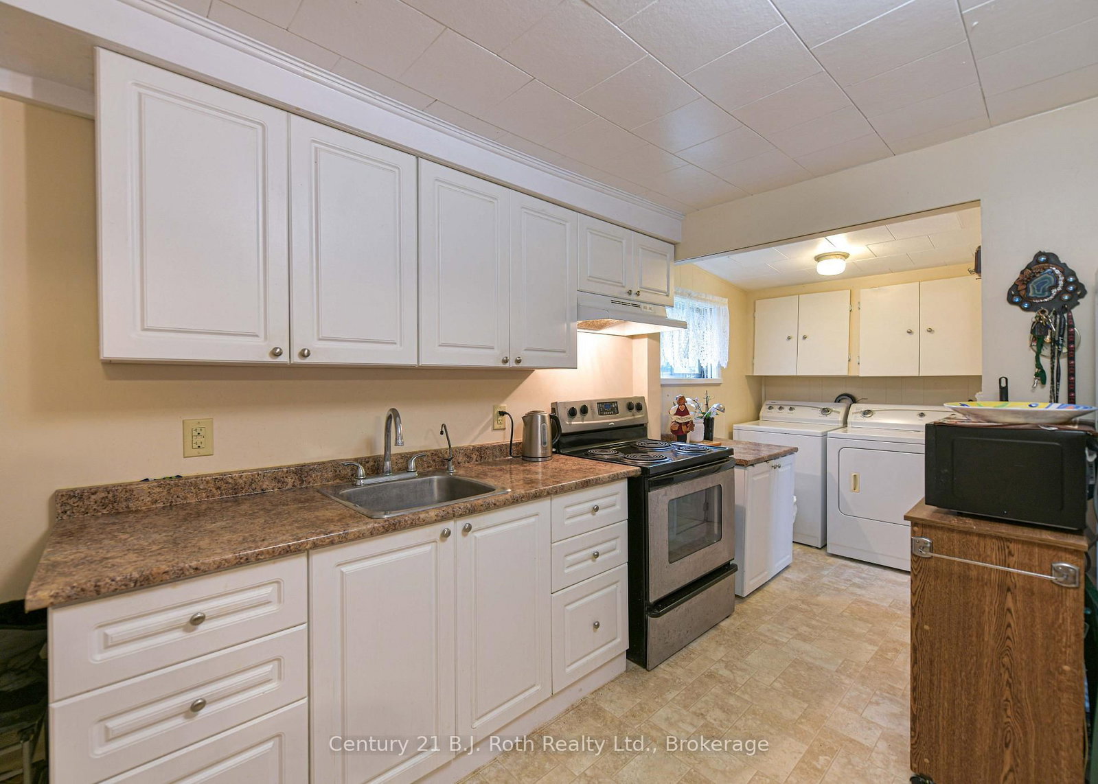 281 Nottawasaga Street • Orillia, ON photo 33