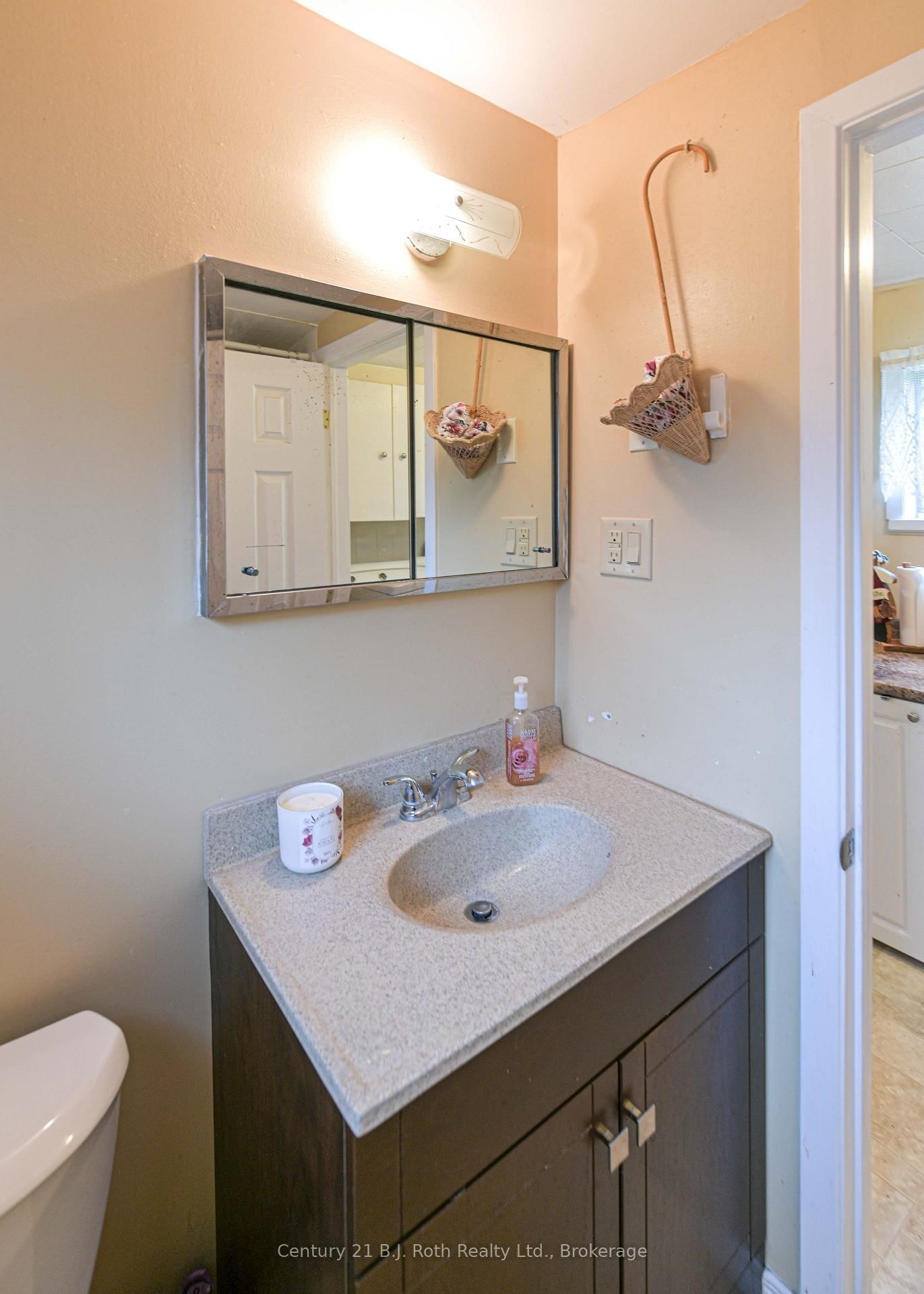 281 Nottawasaga Street • Orillia, ON photo 38