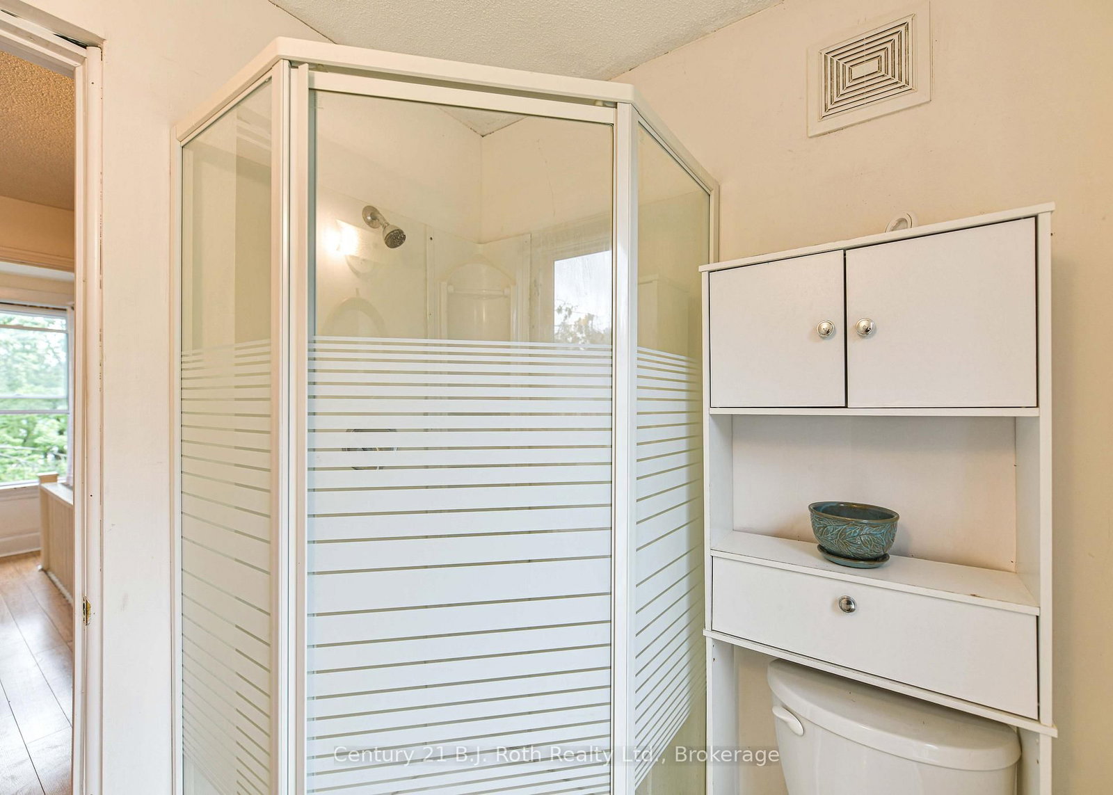 281 Nottawasaga Street • Orillia, ON photo 49