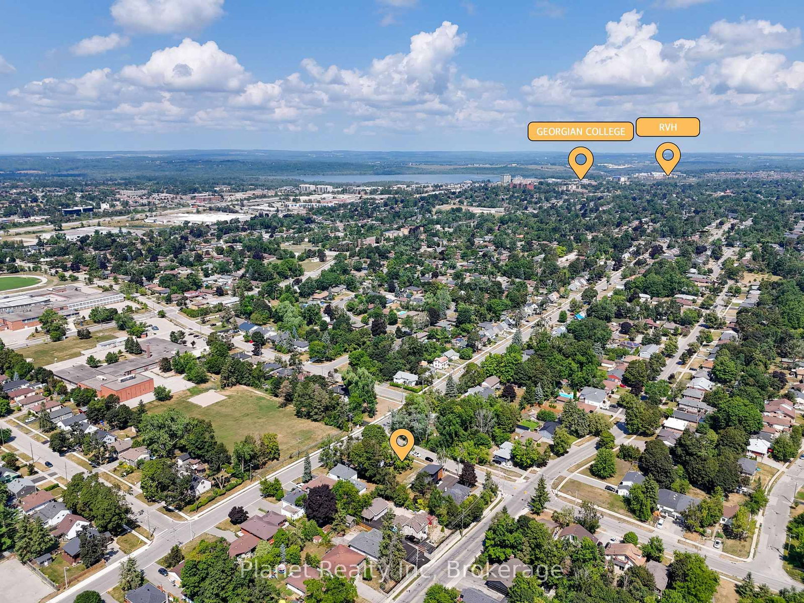 170 Berczy Street • Barrie, ON photo 4