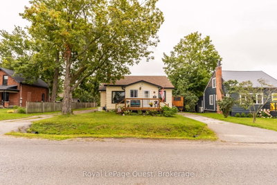 22 Creighton Street S