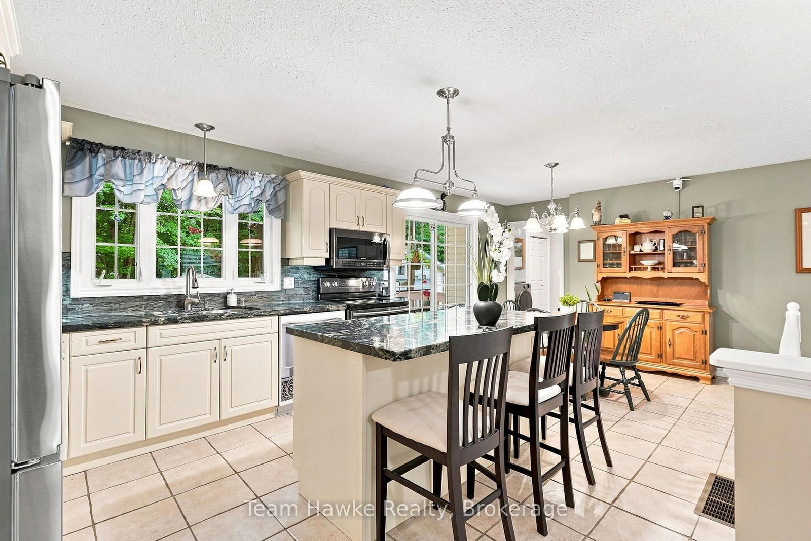27 Johnston Street • Tiny, ON photo 11
