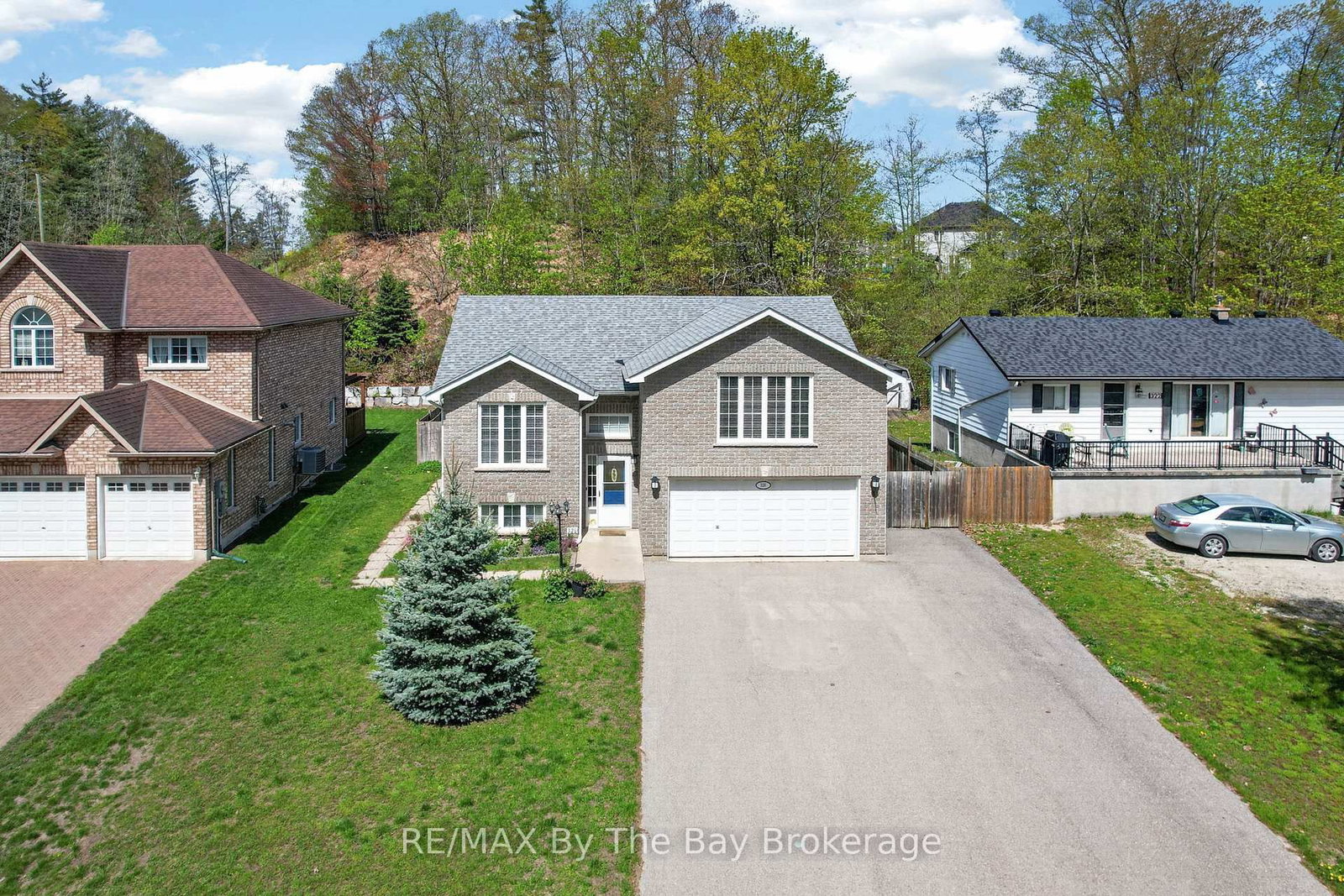 326 Golf Course Road • Wasaga Beach, ON photo 1
