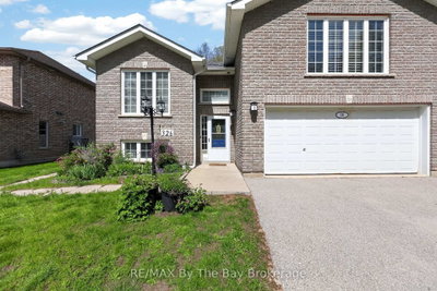 326 Golf Course Road • Wasaga Beach, ON photo 2