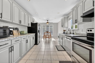 326 Golf Course Road • Wasaga Beach, ON photo 4