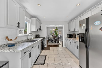 326 Golf Course Road • Wasaga Beach, ON photo 6