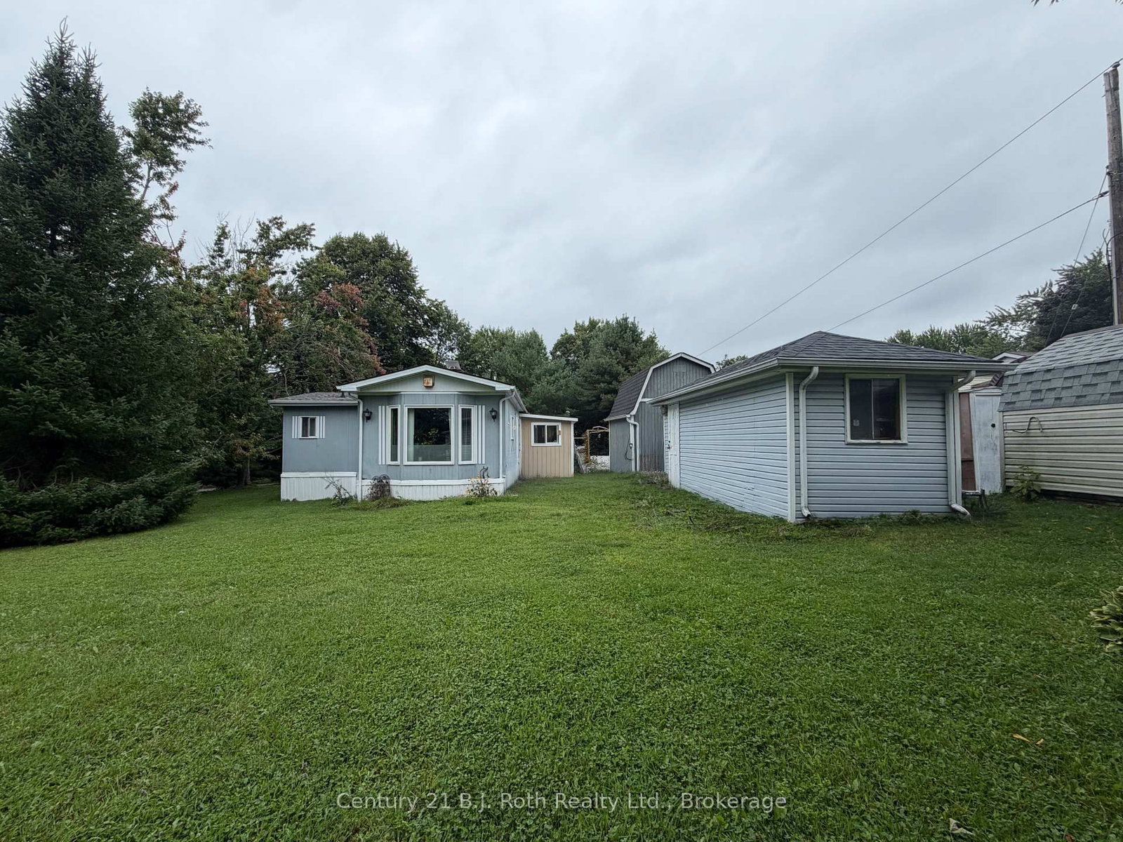 1 Smiths Lane • Midland, ON photo 2