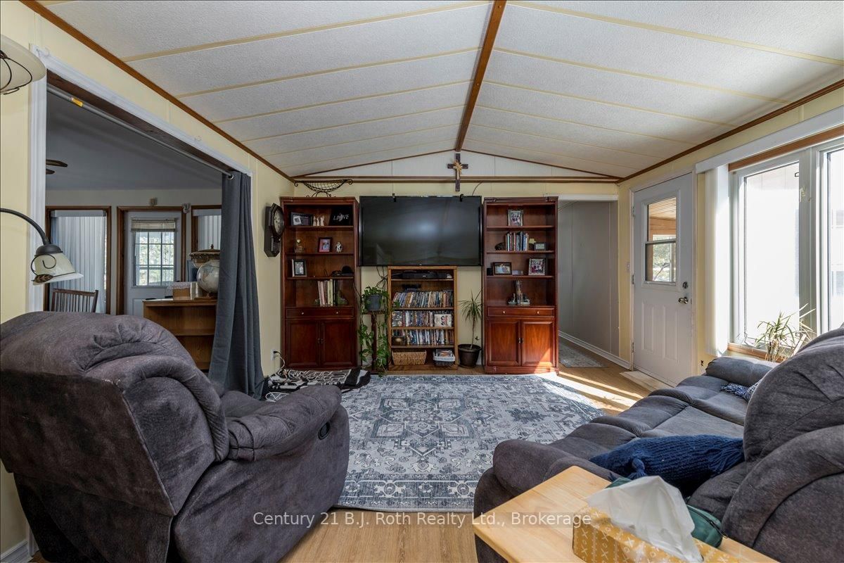 1 Smiths Lane • Midland, ON photo 8