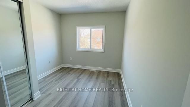 140 Sydenham Wells Road • Barrie, ON photo 12