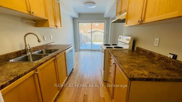 140 Sydenham Wells Road • Barrie, ON photo 6