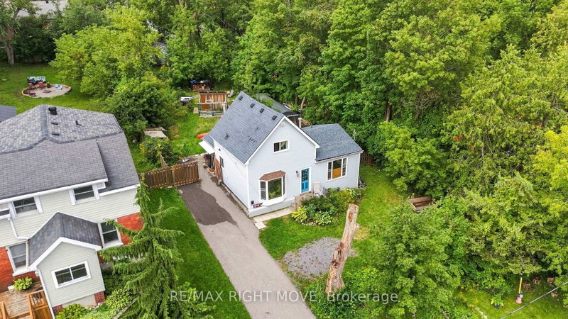 138 Borland Street E