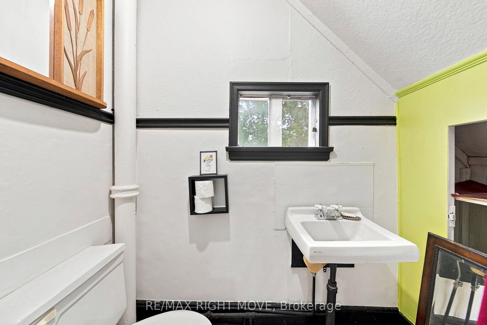 138 Borland Street E • Orillia, ON photo 23