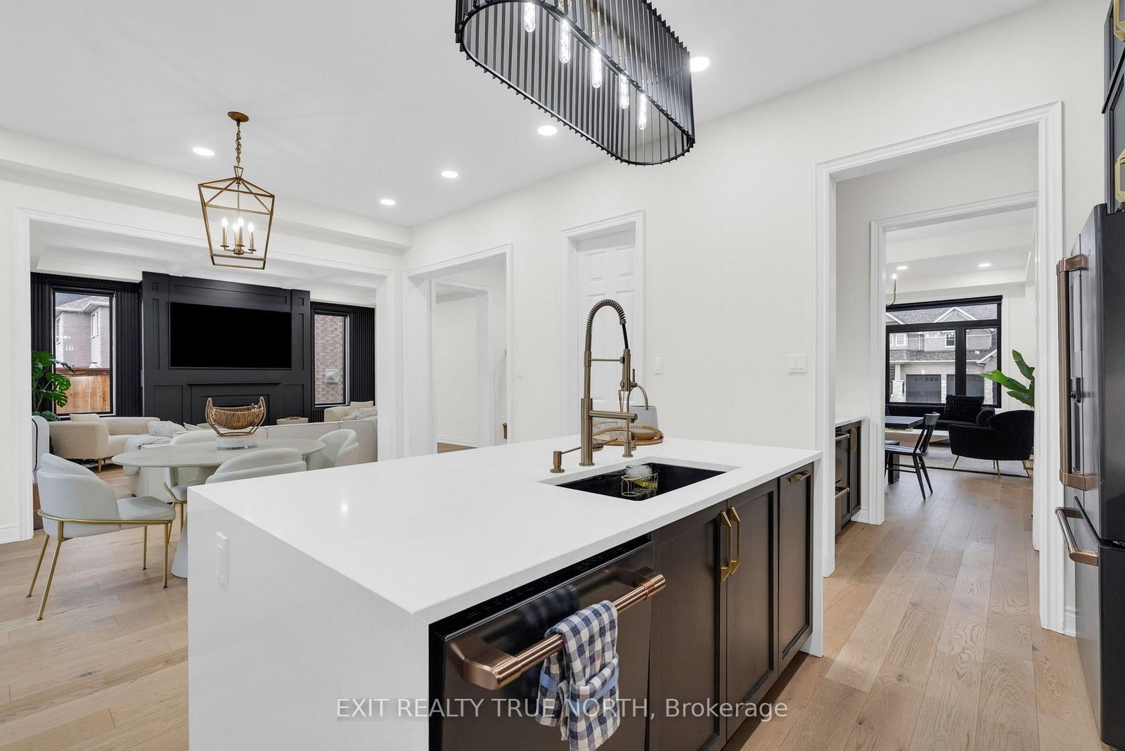 106 Rugman Crescent • Springwater, ON photo 22