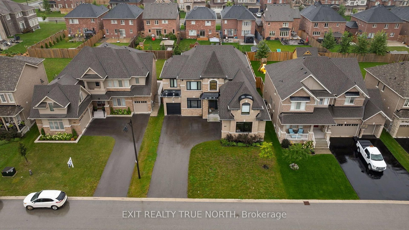 106 Rugman Crescent • Springwater, ON photo 3
