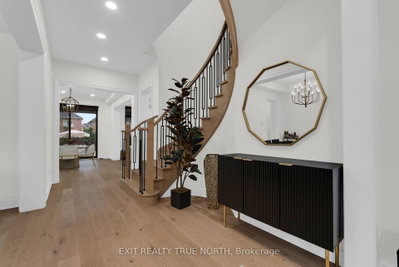 106 Rugman Crescent • Springwater, ON photo 5