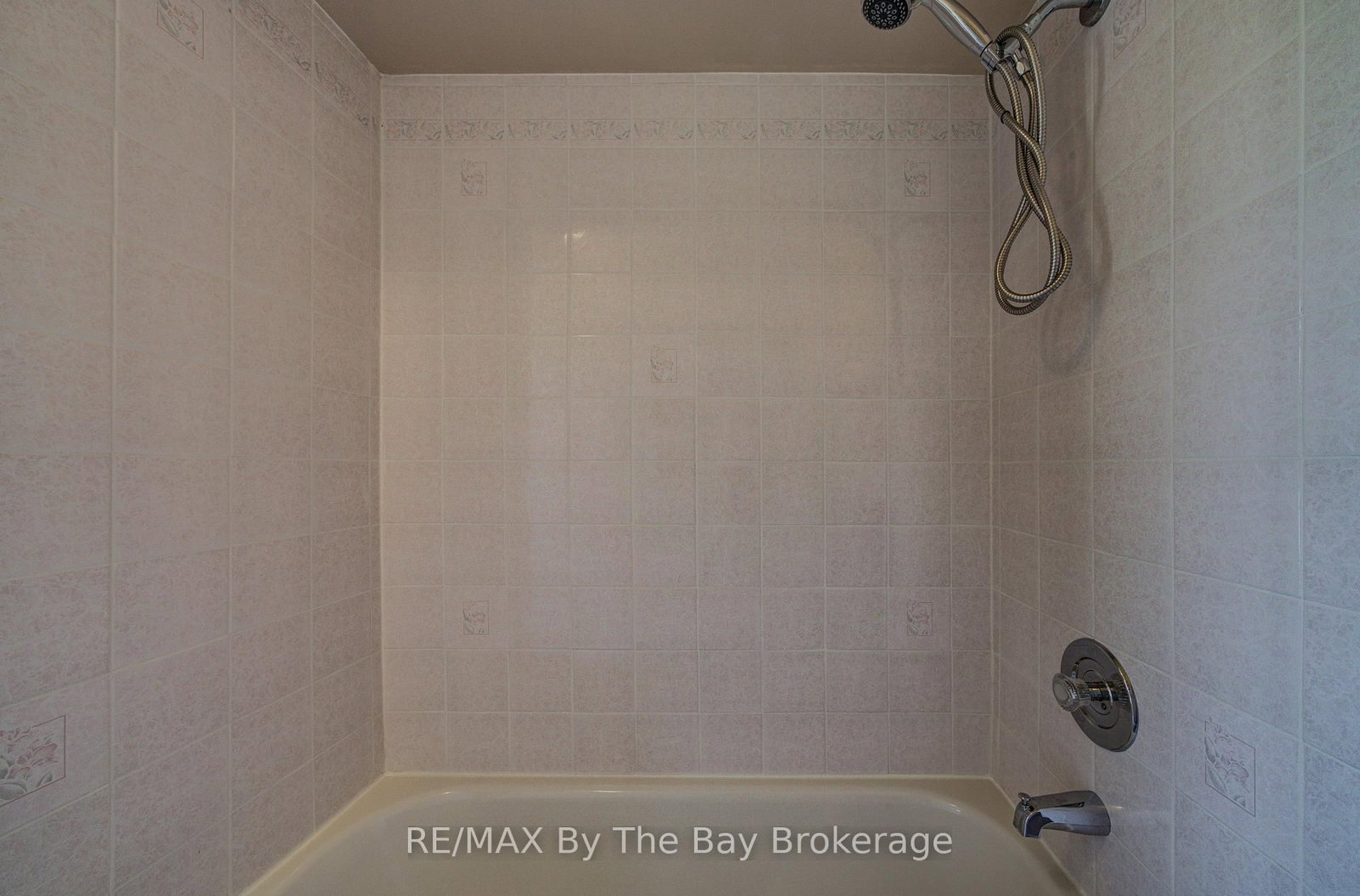 12 Silver Birch Avenue • Wasaga Beach, ON photo 24
