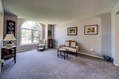 12 Silver Birch Avenue • Wasaga Beach, ON photo 4