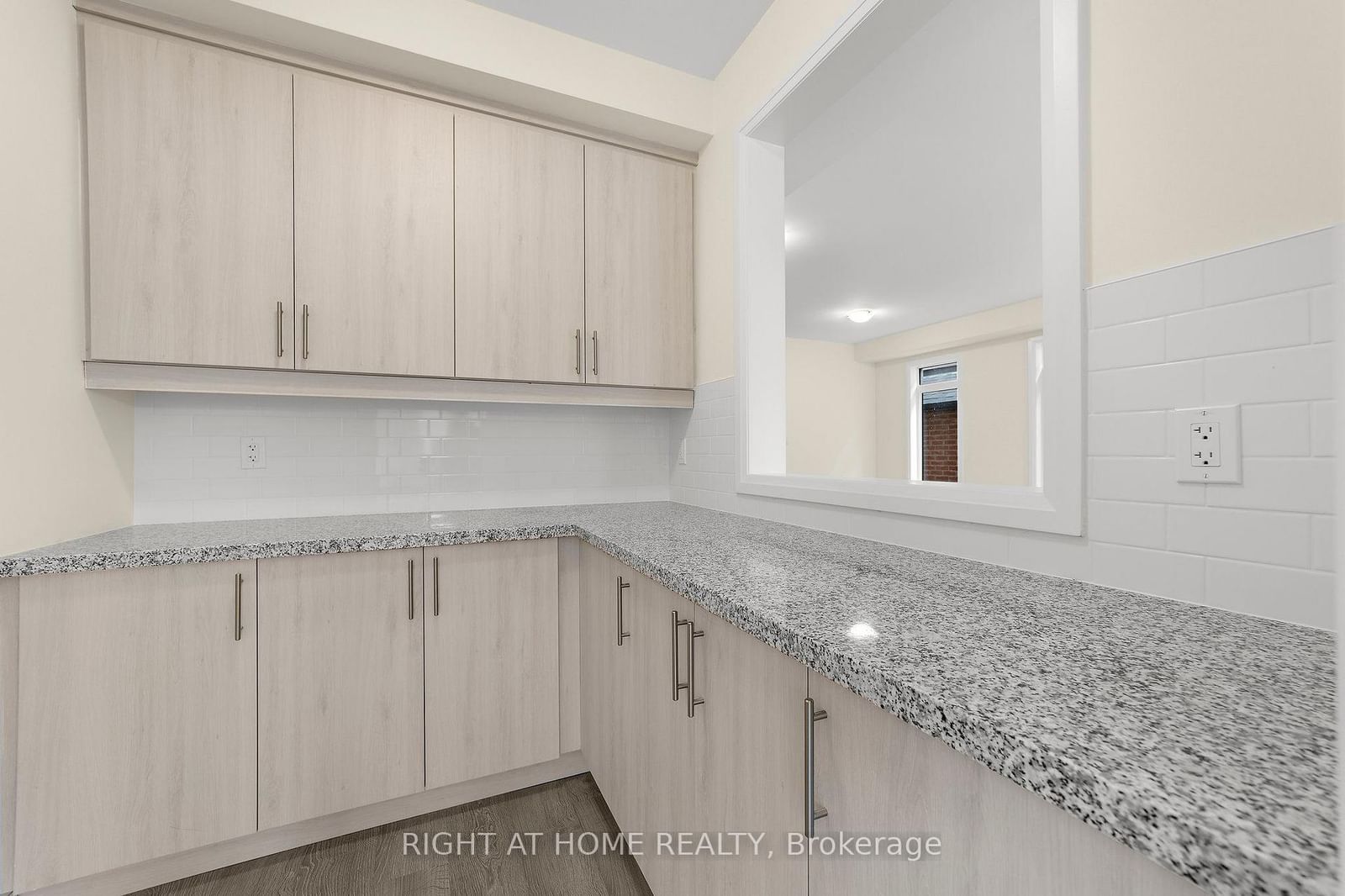 46 Daffodil Road • Springwater, ON photo 11
