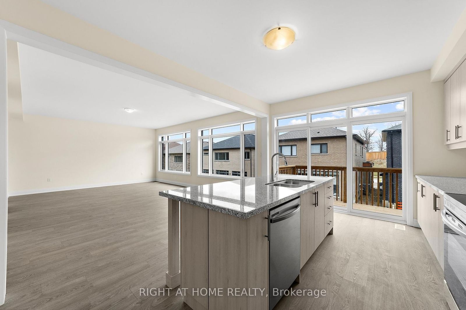 46 Daffodil Road • Springwater, ON photo 12