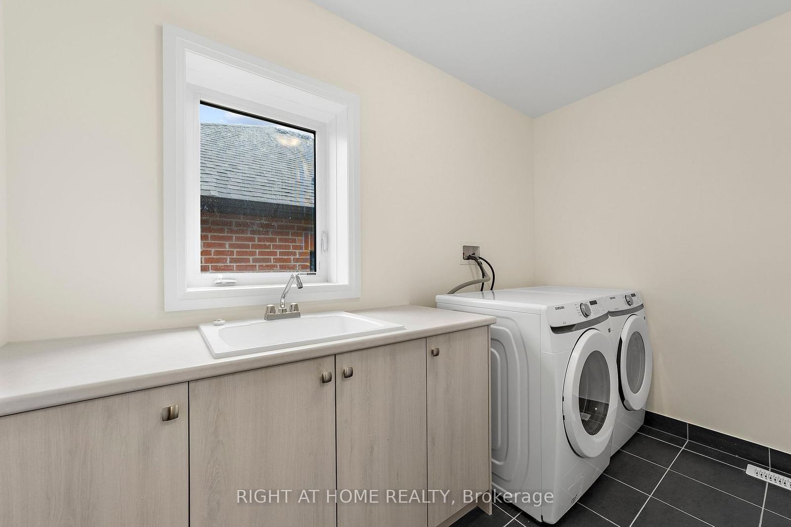 46 Daffodil Road • Springwater, ON photo 29