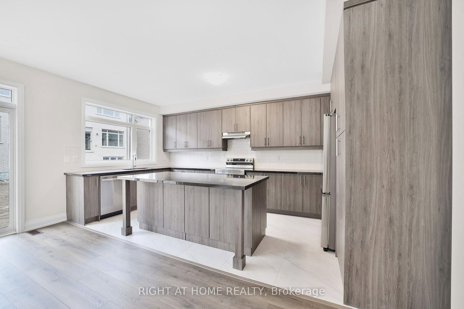 15 Calypso Avenue • Springwater, ON photo 16