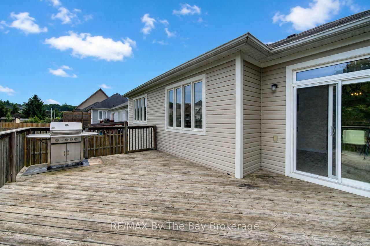 11 Grand Poplar Lane • Wasaga Beach, ON photo 12