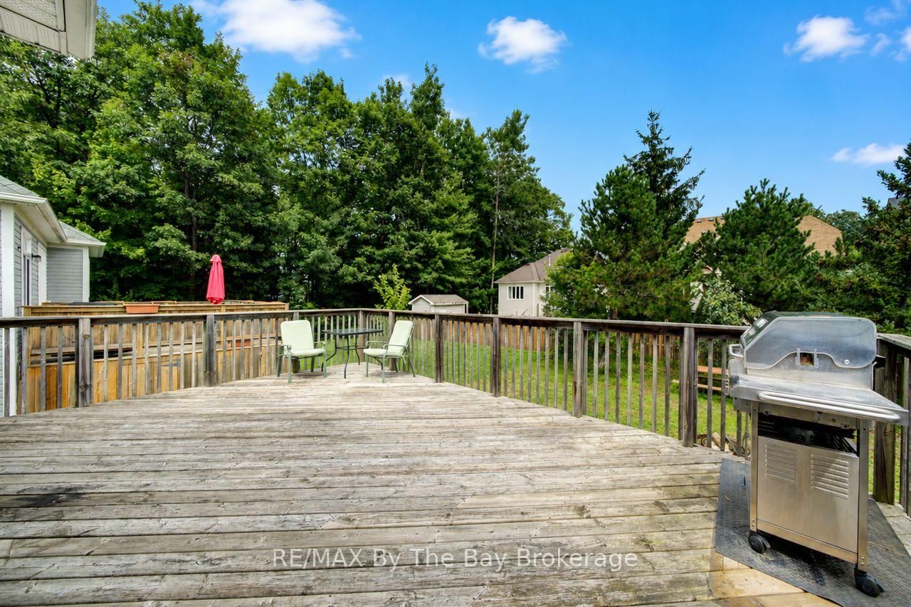 11 Grand Poplar Lane • Wasaga Beach, ON photo 32