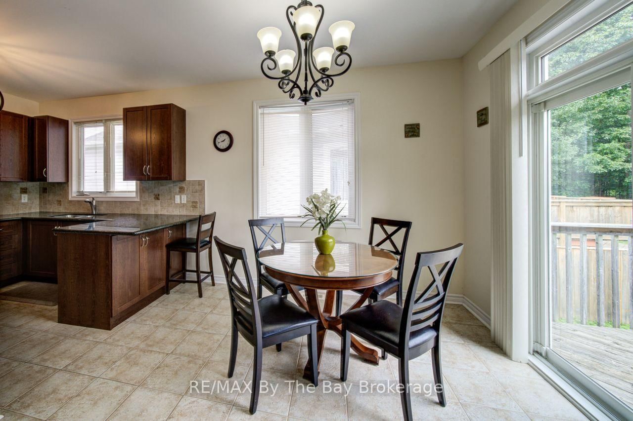 11 Grand Poplar Lane • Wasaga Beach, ON photo 9