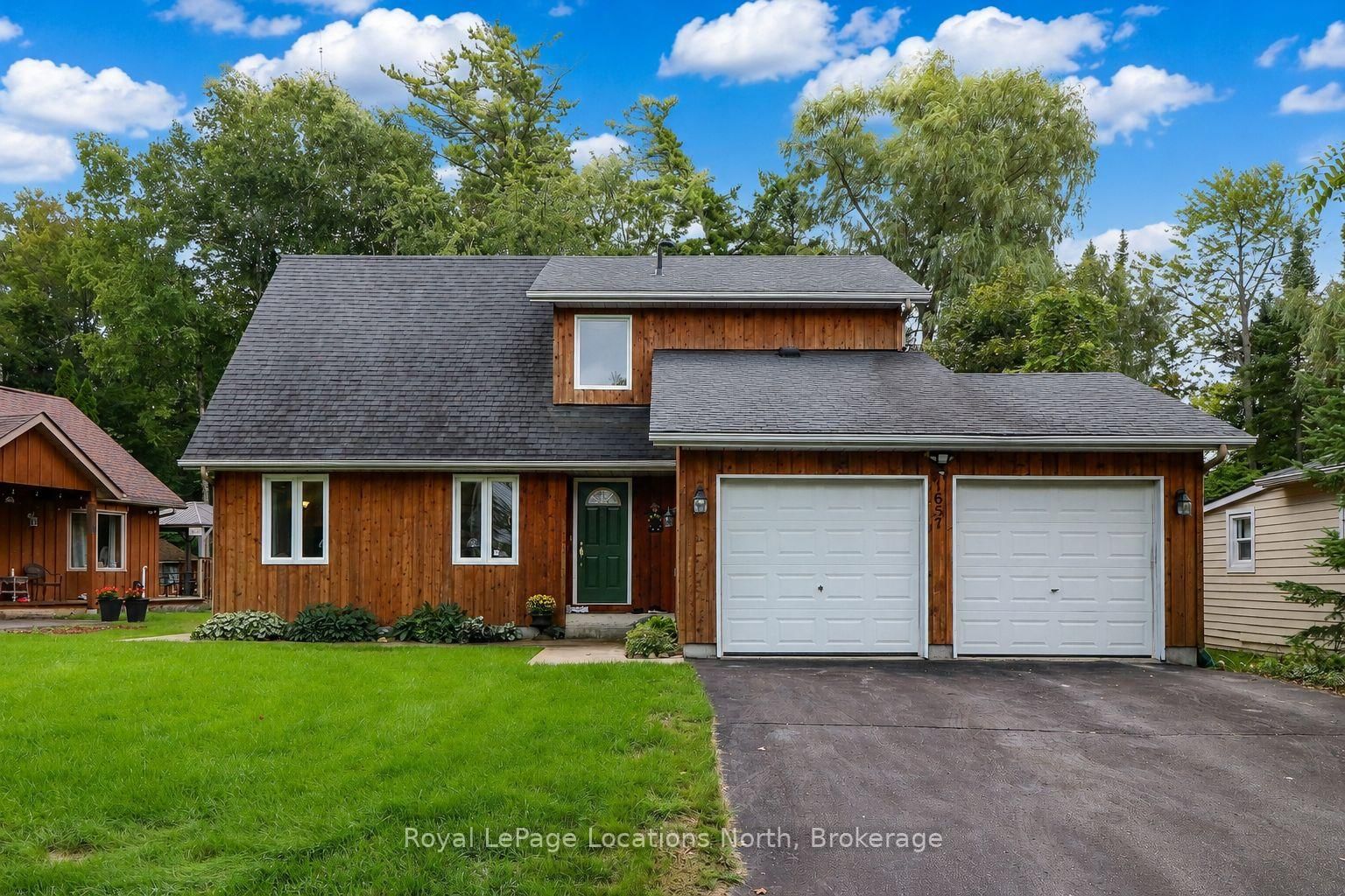 1657 Shore Lane • Wasaga Beach, ON photo 1