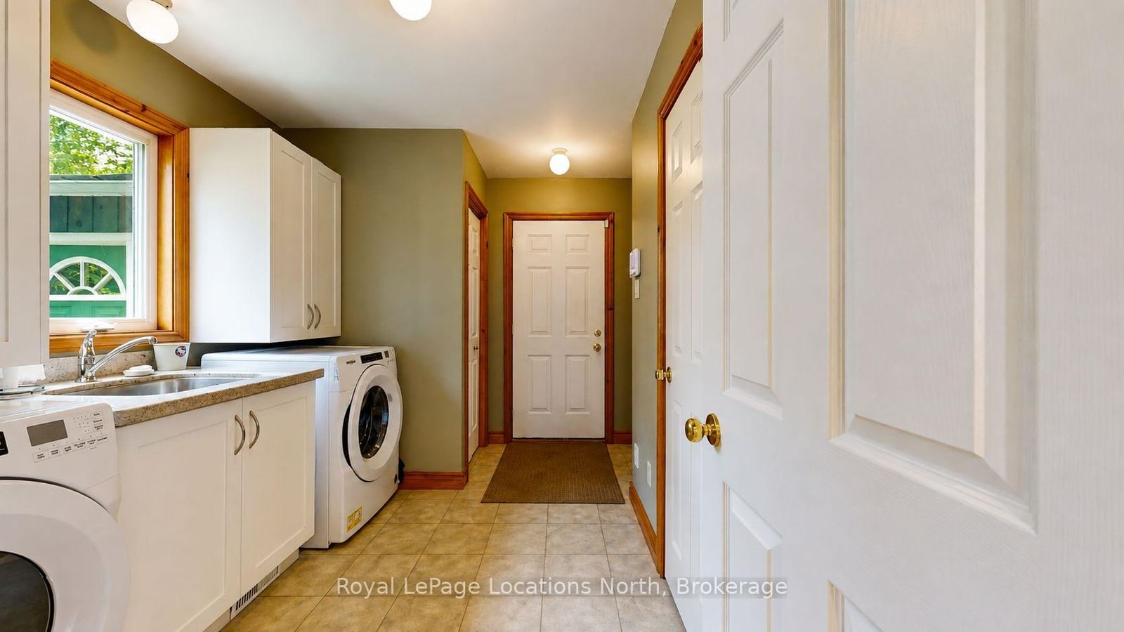 1657 Shore Lane • Wasaga Beach, ON photo 12