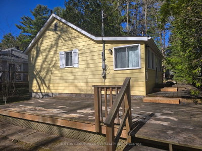 18 Harras Avenue • Tiny, ON photo 4