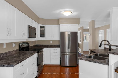 168 Wildwood Trail • Barrie, ON photo 6