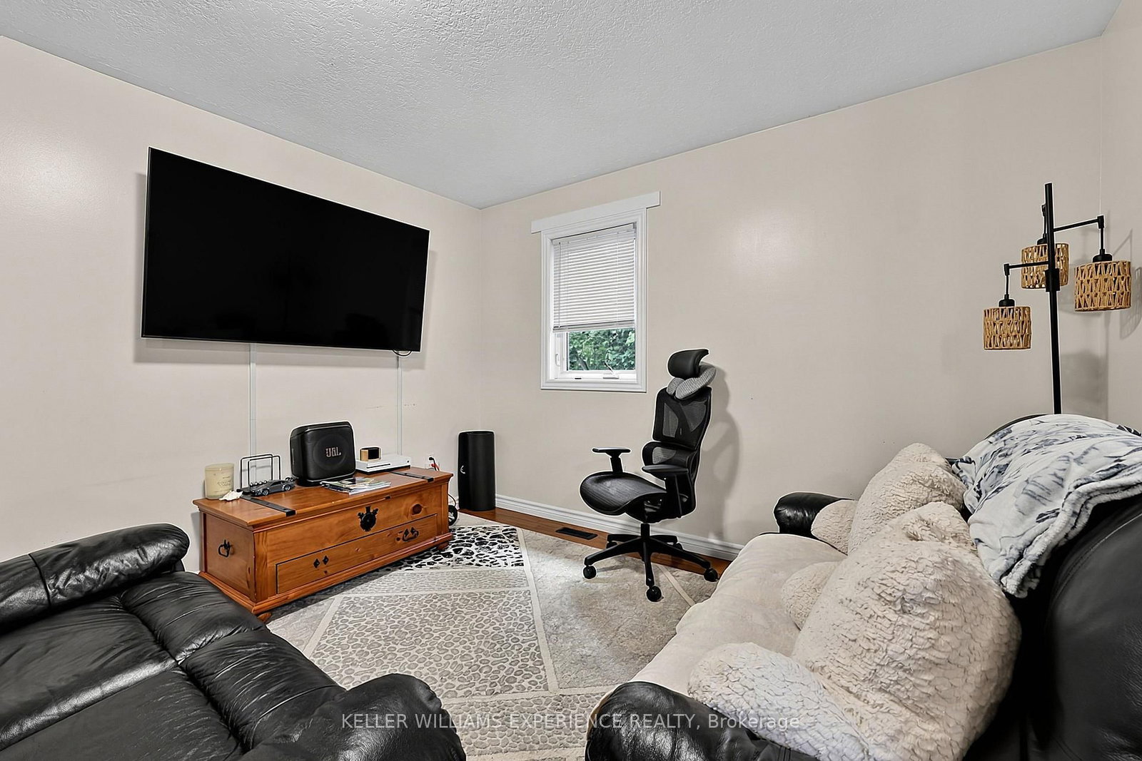 19 Centre Street • Barrie, ON photo 24