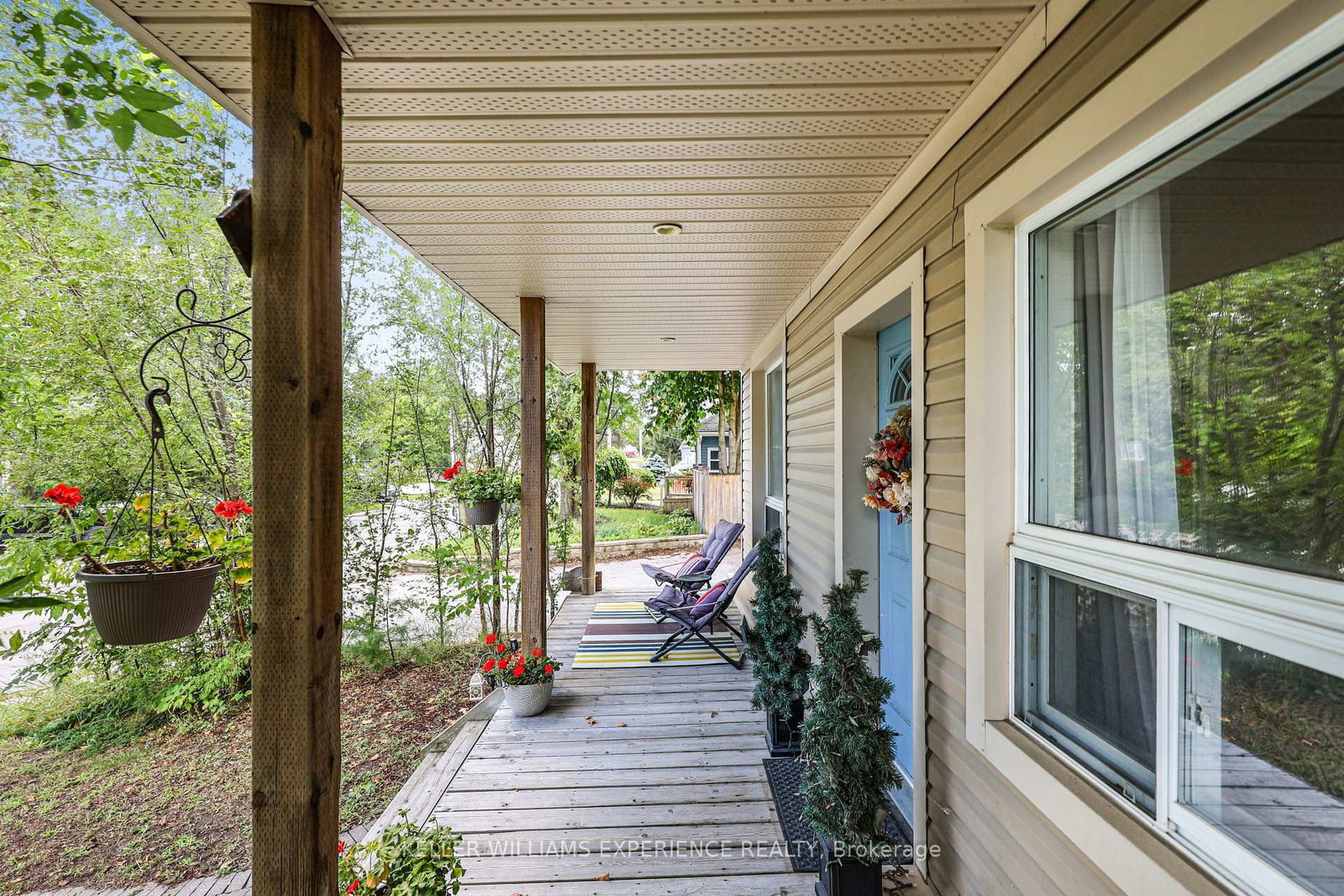 19 Centre Street • Barrie, ON photo 3