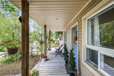 19 Centre Street • Barrie, ON photo 3